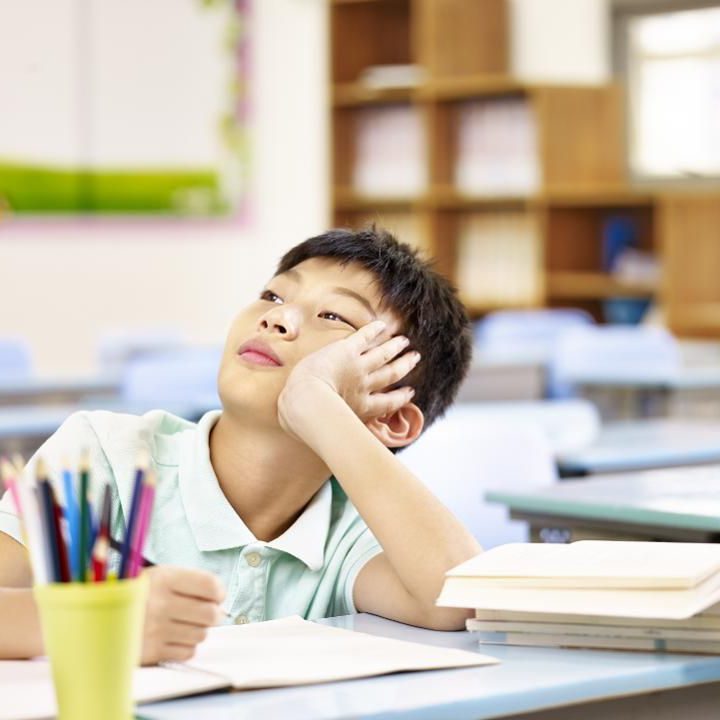 how to help a child focus in the classroom